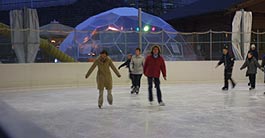 Eislaufen bei Nacht